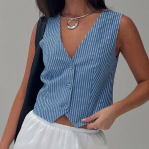 NWT Princess Polly Veridian Vest – Blue Stripe | Size 6 | Fresh & Trendy 💙